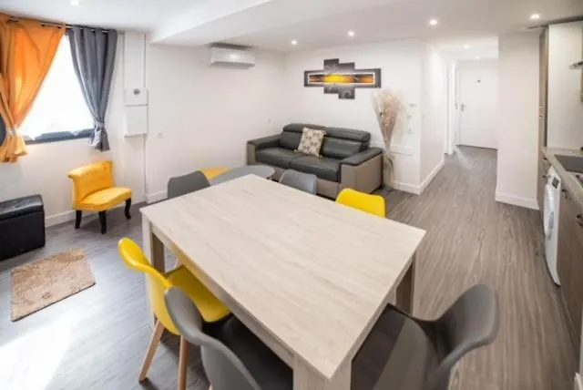 Appartement Ensoleillee Lyon Eurexpo , Proche Stade